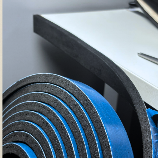 Fita Eva Cola Vedação Isolamento Térmico e Acústico 10x30mm 5mt